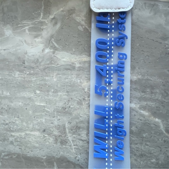 AUTHENTIC Off -White Industrial Keychain
Blue/Translucent  Designer Virgil Abloh - Picture 2 of 11